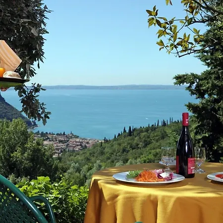 Hotel Madrigale Panoramic Lifestyle & Soulful Costermano
